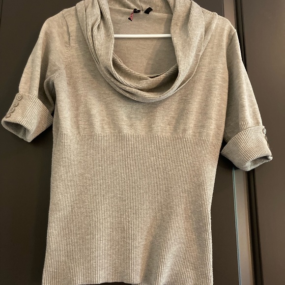 Beige ruffled neck sweater top - Picture 12 of 12